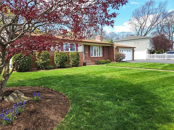 3rd image of 15 Golini Dr