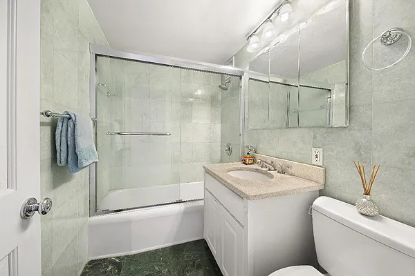 Sold by Real Direct | media 19