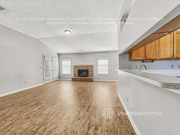 5th image of 1737 Chalet St