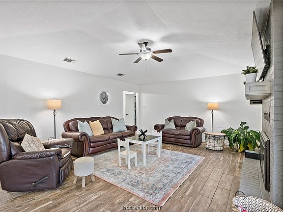 5th image of 1203 Haddox Ct
