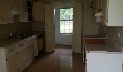 3rd image of 105 W Monterey Ct