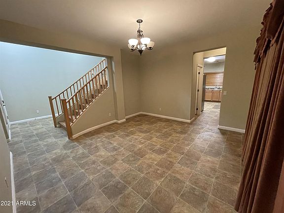 5th image of 185 N Silverwood Dr