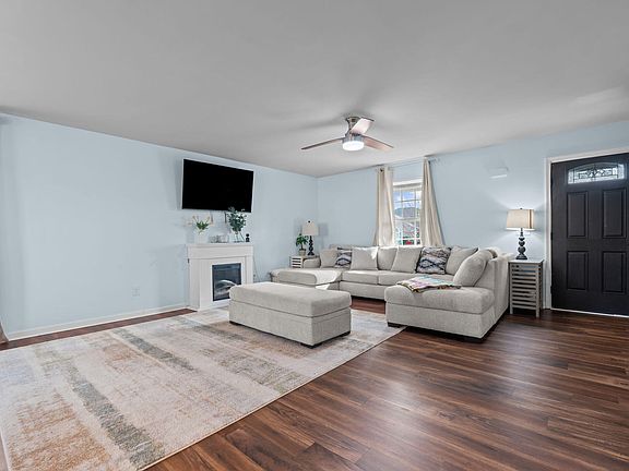 5th image of 759 Dayflower Ct