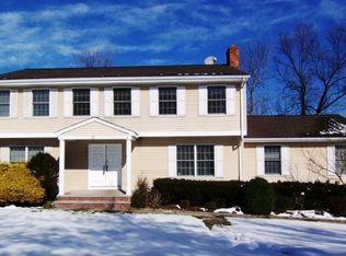 11 Hampshire Rd, Township Of Washington, NJ 07676