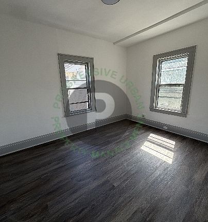 4th image of 2002 Chesterland Ave Unit 4