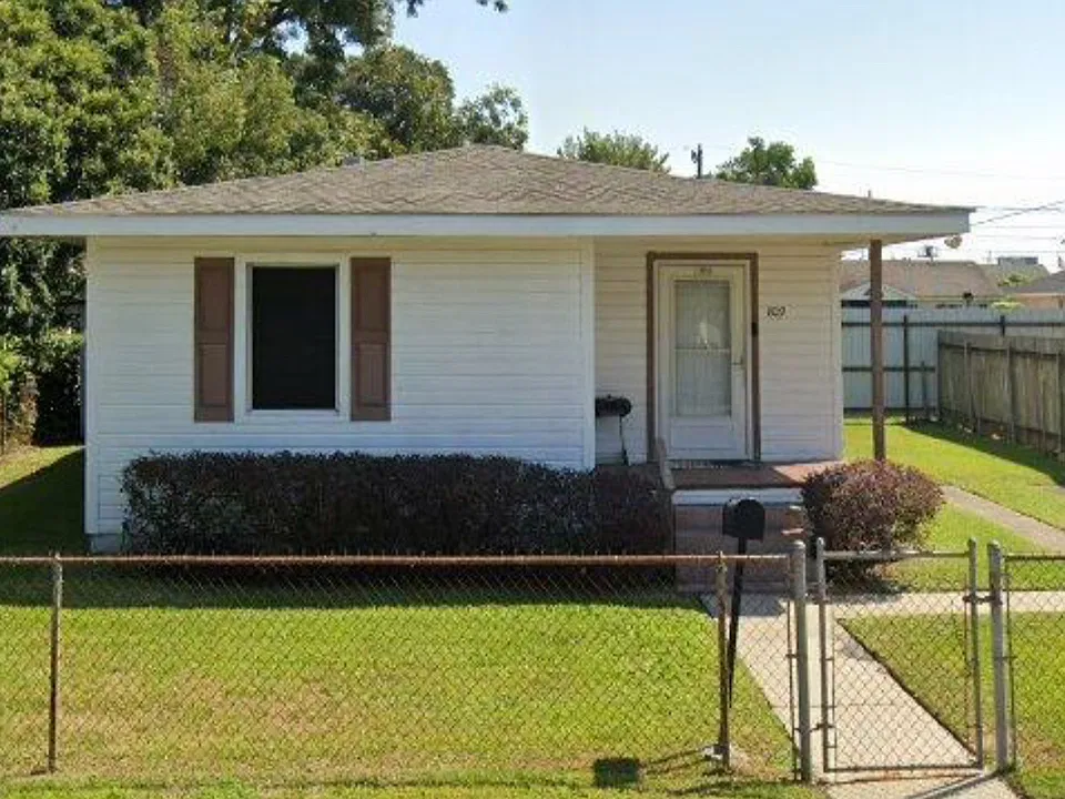 809 Urbandale St
