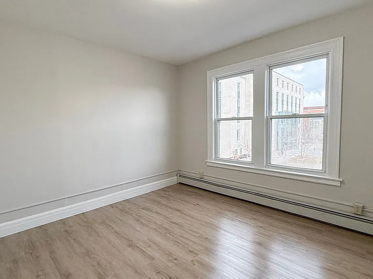 291 Buckingham St / Luca Investments LLC — Photo 30