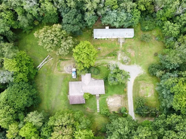 115 Walker Ln, Slippery Rock, PA 16057