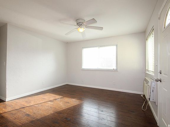 4th image of 3926 Belden St