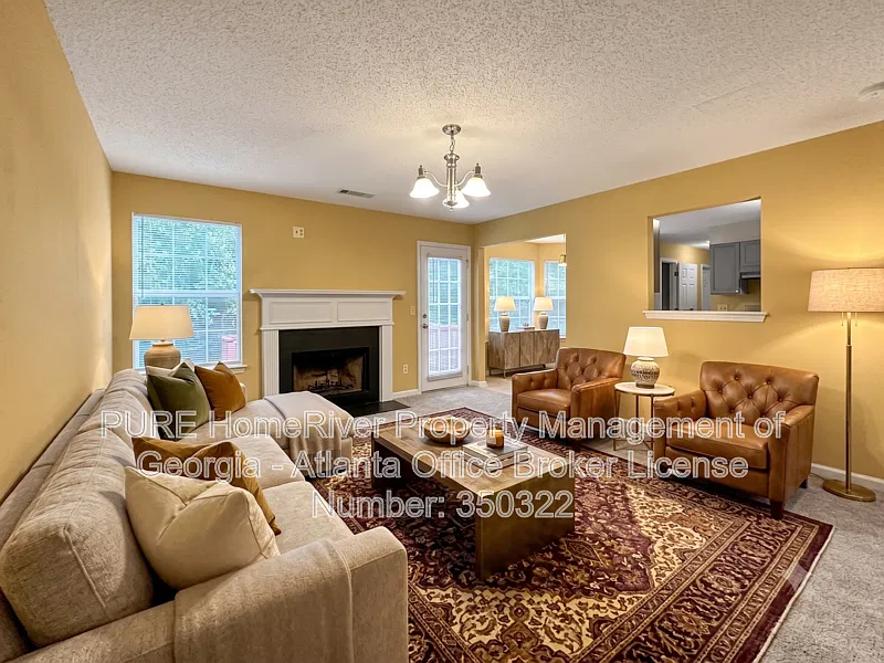 4 bed, 2.5 bath, 1842 sqft, $2,125 — Photo 2