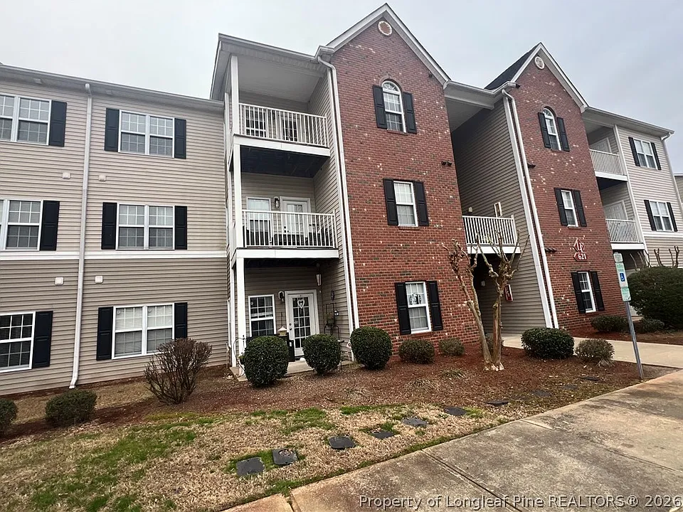 621 Marshtree Ln #305