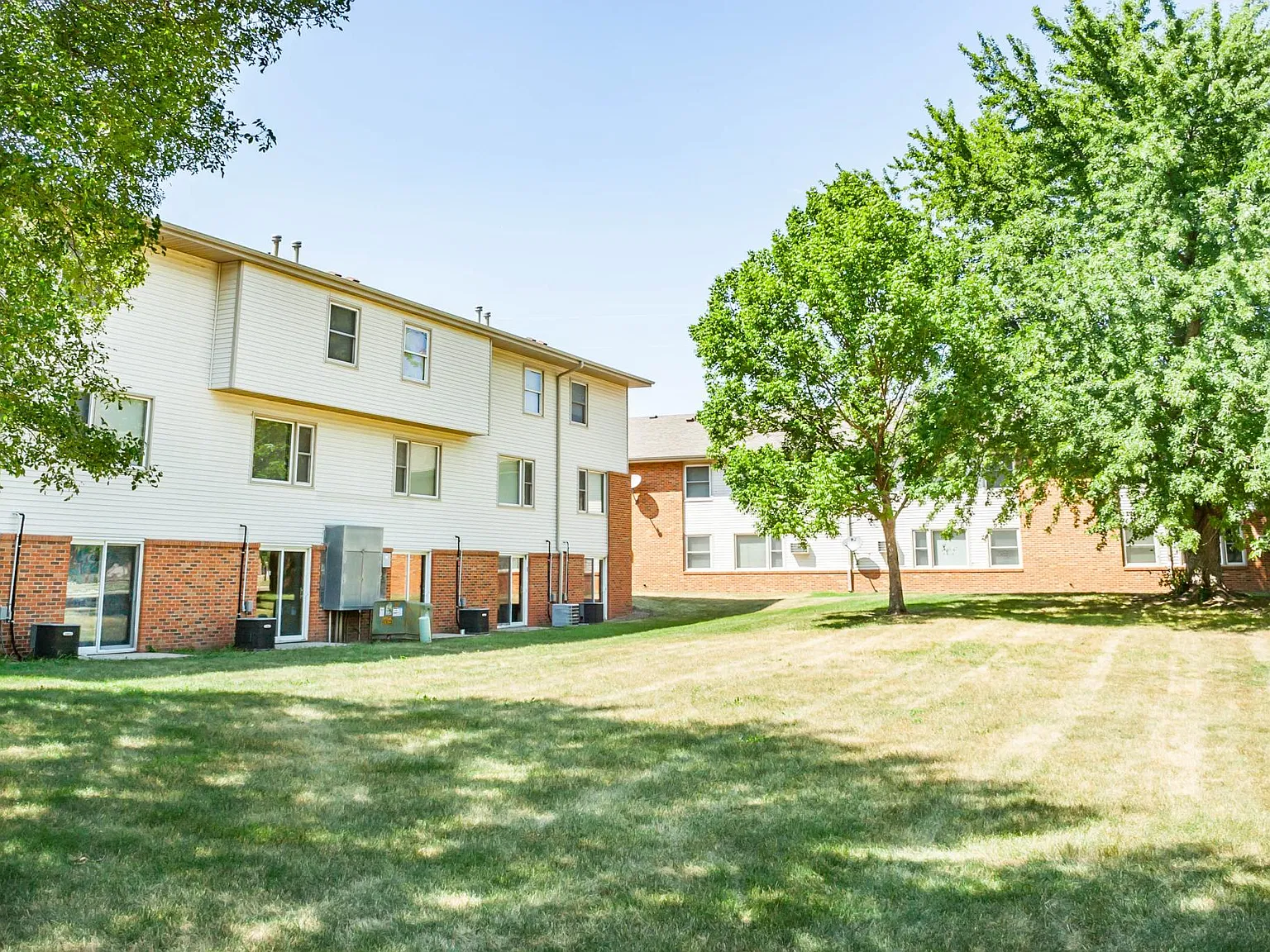 Palace Apartments & Townhomes — Photo 3