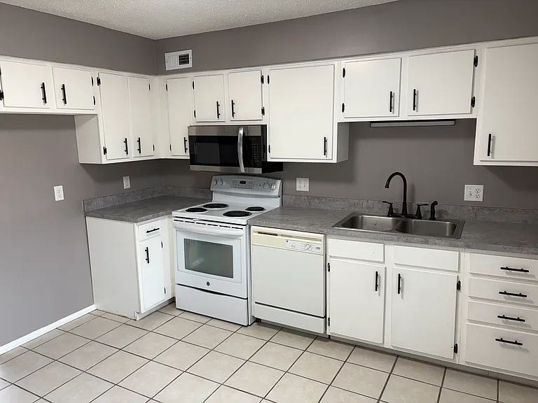 5610 Salt Valley View St #3 — Photo 22