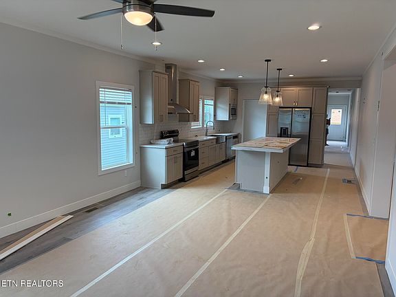 2nd image of 3875 Crimson Clover Ln
