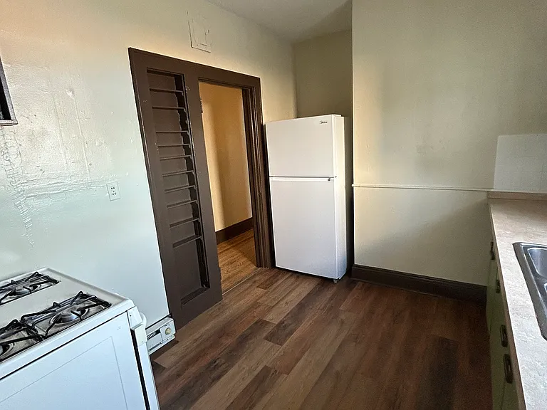1028 Jefferson Ave #UP — Photo 8