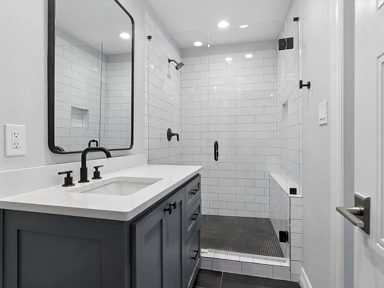 10918 Wonderland Trl — Photo 22
