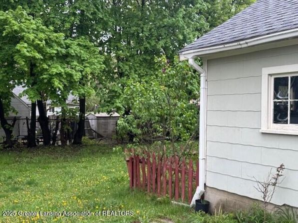 534 S Fairview Ave, Lansing, MI 48912