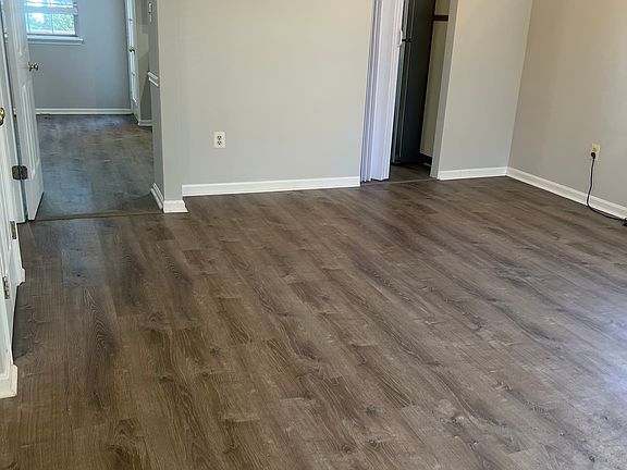 3rd image of 210 High Timber Ct