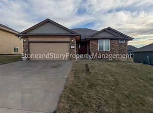 6021 SW 44th St, Topeka, KS 66610