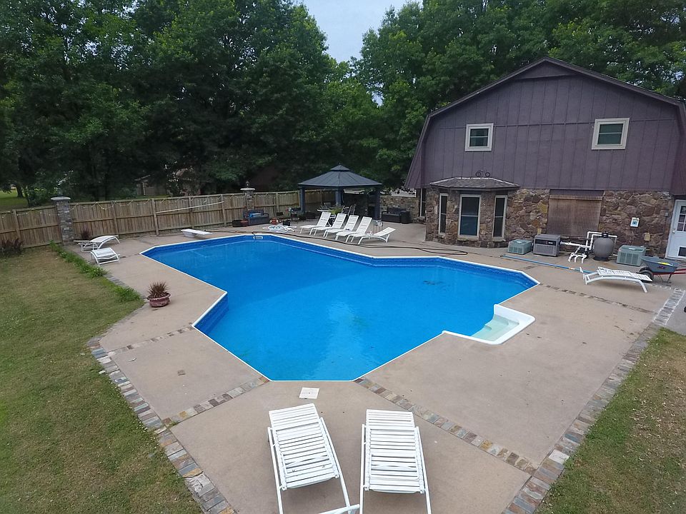 1st image of 1615 Camelot Pl