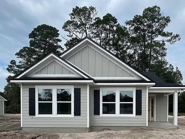 104 Orange Ave, Sopchoppy, FL 32358