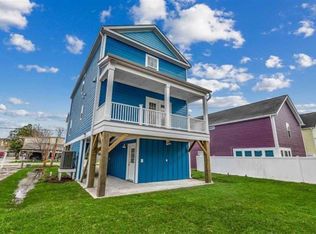 421 Seabreeze Dr, Murrells Inlet, SC 29576