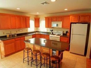 345 9th St #B, Fairview, NJ 07022