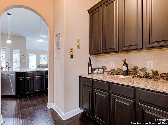 3rd image of 297 Sittre Dr