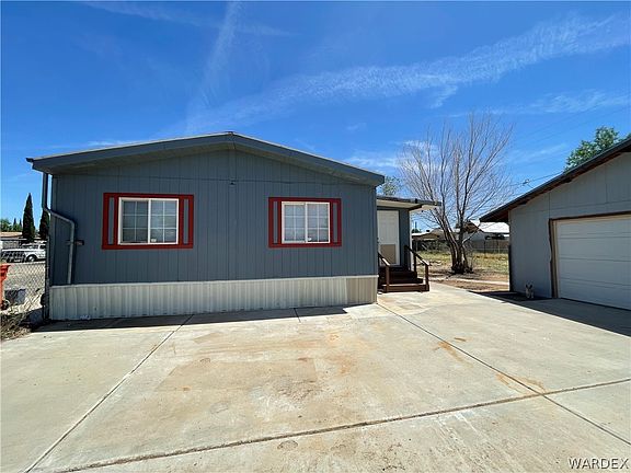 3rd image of 3620 E Dove Lane