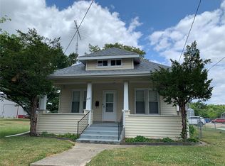 808 S 3rd St, Greenville, IL 62246