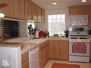 4th image of 361 Highland Dr