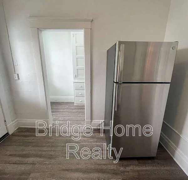 136 S Spring Ave — Photo 23