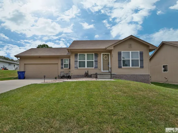 260 Eastwood Dr, Louisville, NE 68037