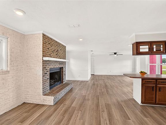 5th image of 507 GOVERNOR AVENUE NE