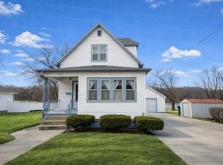 1903 W 1st St, Dixon, IL 61021