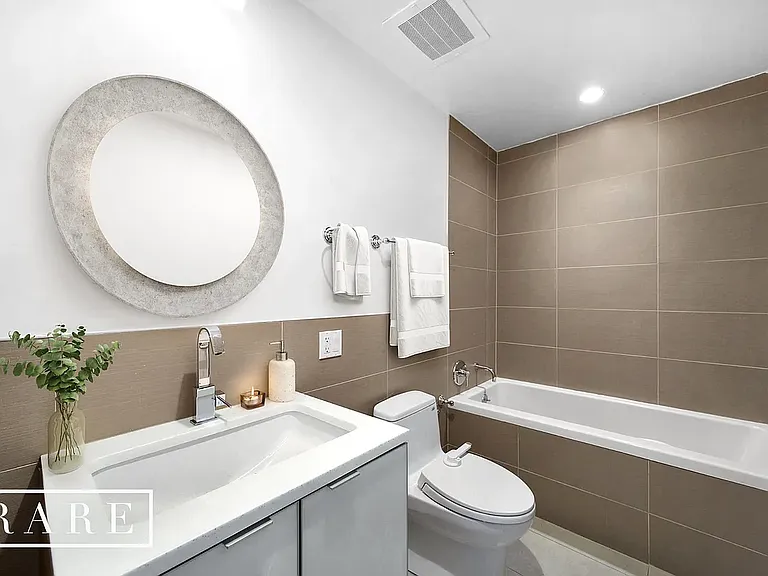 305 McGuinness Blvd #5A — Photo 8
