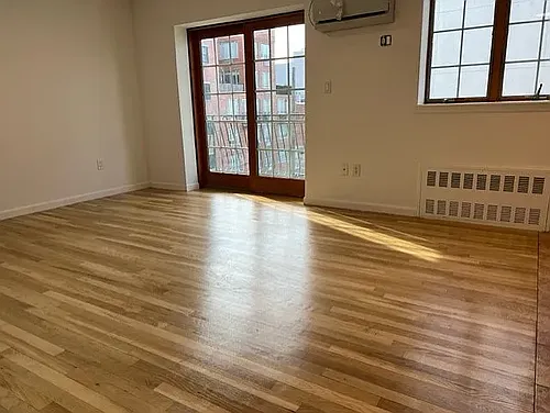 27-10 Astoria Blvd #4D Photo 1