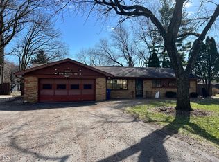 8815 Spring Mill Rd, Indianapolis, IN 46260