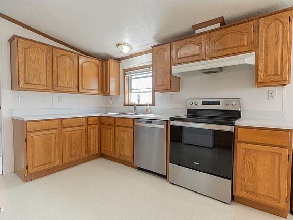 4th image of 102 New Jersey St