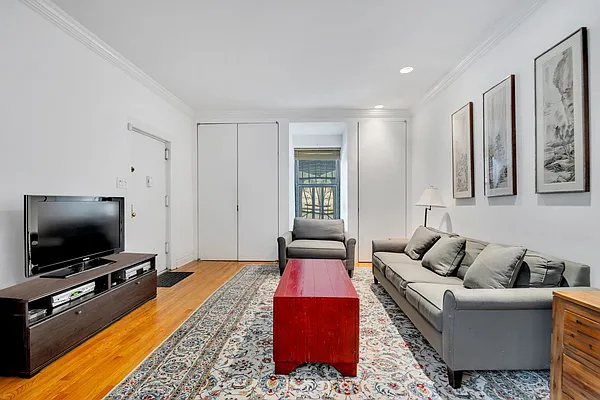 Sold by Bold New York | media 2