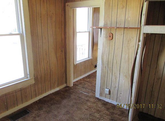 4th image of 647 W Lincoln St