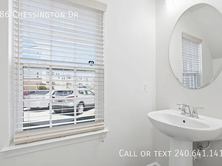 386 Chessington Dr — Photo 7