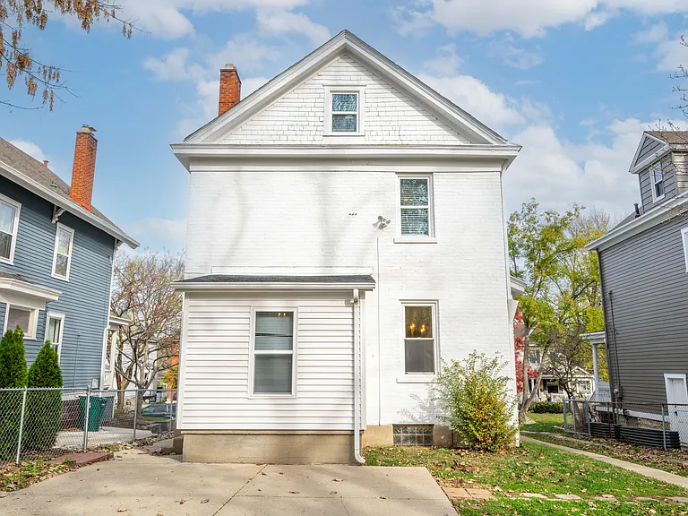 2737 Arbor Ave — Photo 11