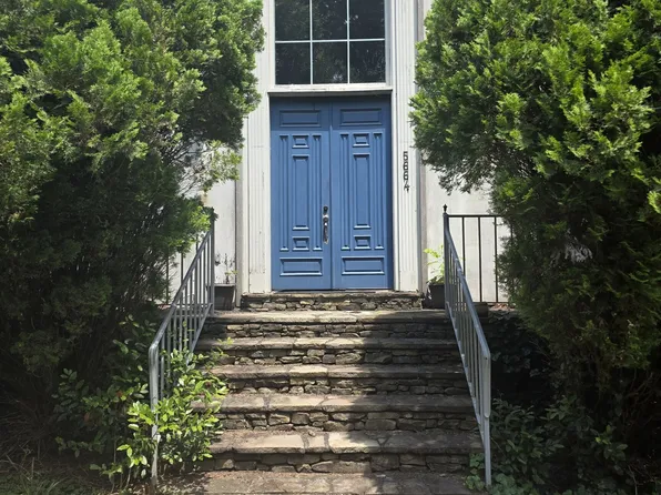5664 Silver Ridge Dr, Stone Mountain, GA 30087