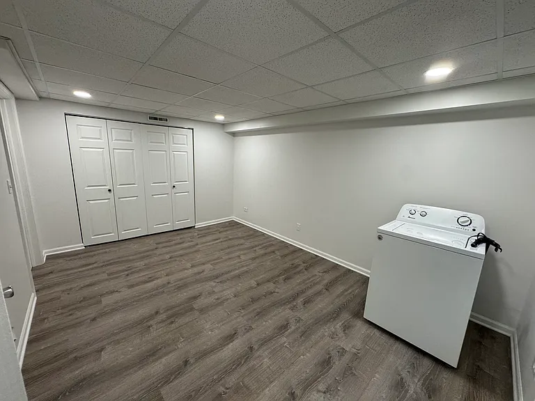 11411 Douglas Ave #C — Photo 11