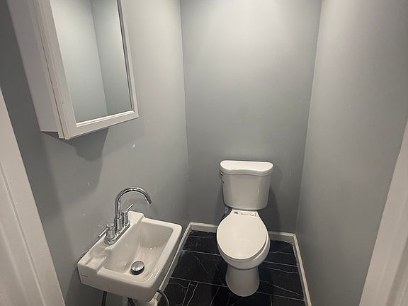 3rd image of 264 Vermont Ave #3A
