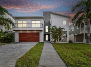 905 Bay Point Dr, Madeira Beach, FL 33708