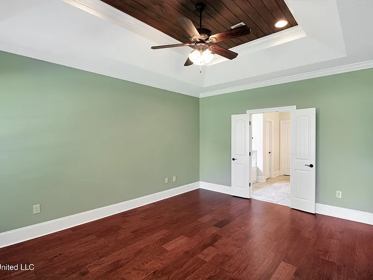 114 Huber St — Photo 10