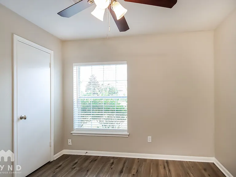 126 Kellyn Oaks Dr — Photo 13
