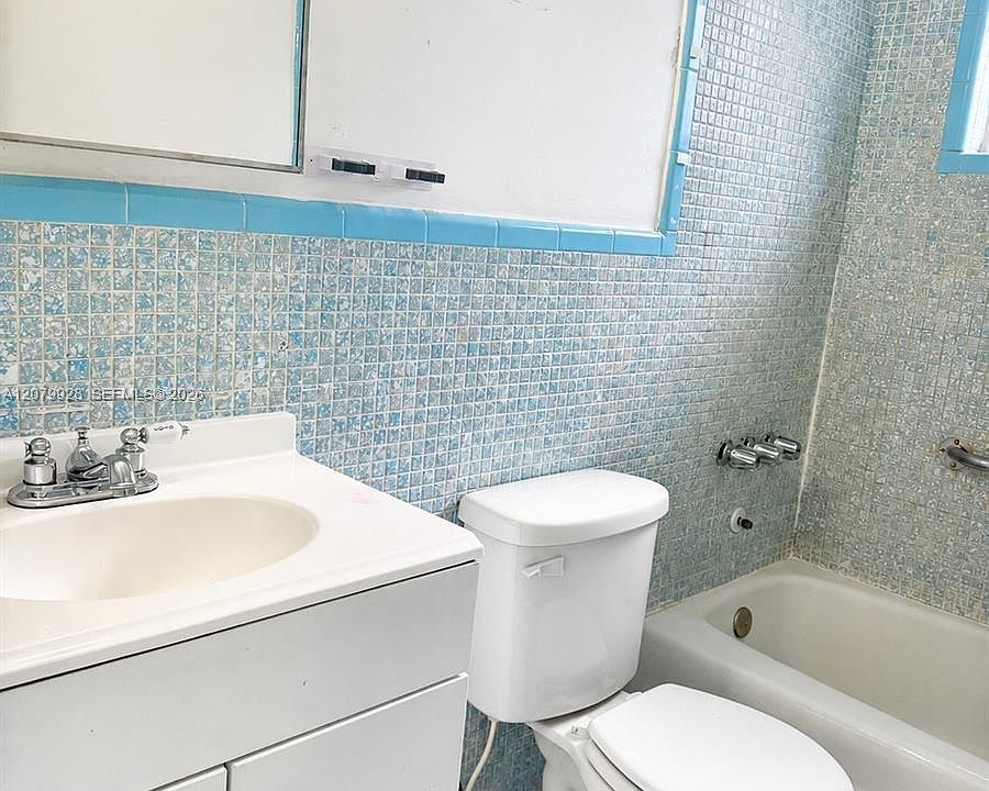 2nd image of 2700 SW 62nd Ave APT 1